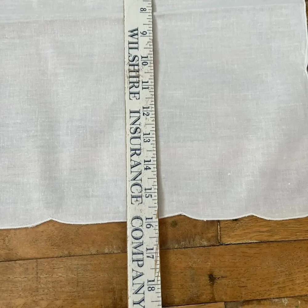 Set of 6 White Cotton Napkins Scalloped Edge Corner Embroidery 15.5